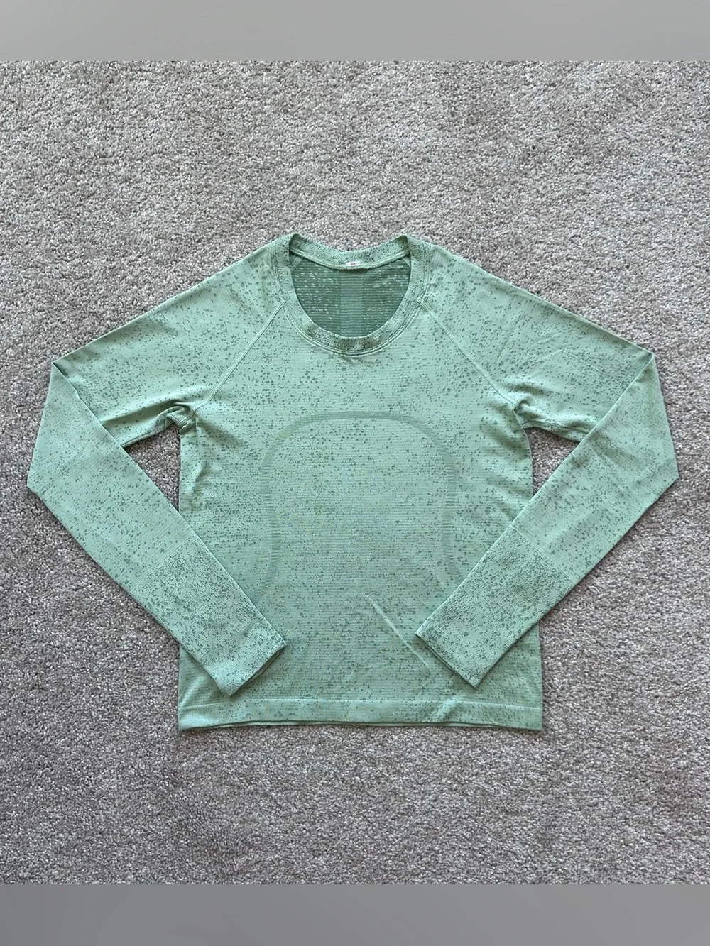 Lululemon Swiftly Tech LS Shirt Size 4 Green Heathered Thumbholes Breathable Gym - Picture 3 of 11